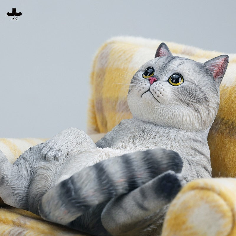 JXK350 ソファでくつろぐ猫 樹脂・布製フィギュア（全3種）