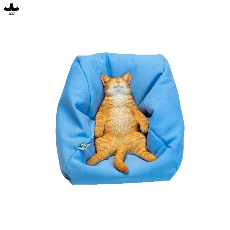 JXK336 ソファで寝そべる猫 樹脂・布製フィギュア（全2種）