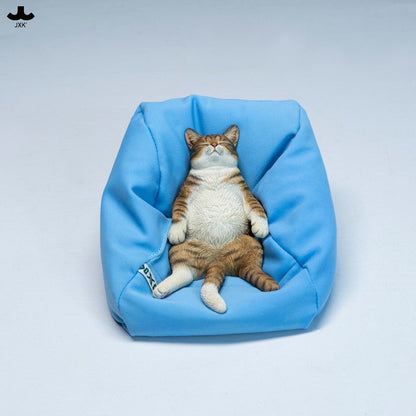 JXK336 ソファで寝そべる猫 樹脂・布製フィギュア（全2種）