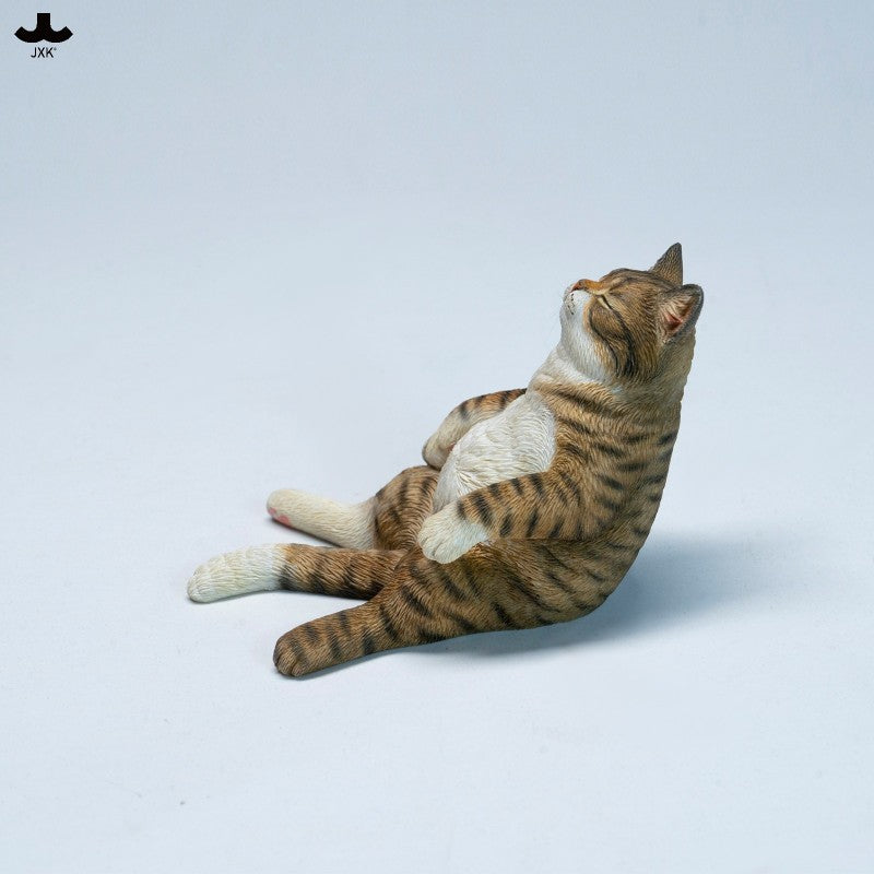 JXK336 ソファで寝そべる猫 樹脂・布製フィギュア（全2種）