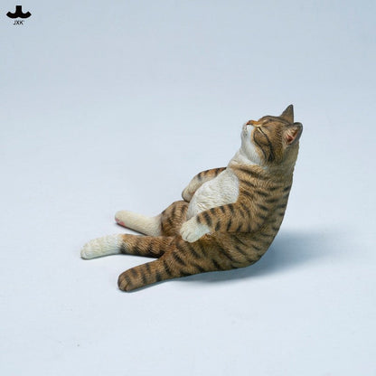 JXK336 ソファで寝そべる猫 樹脂・布製フィギュア（全2種）