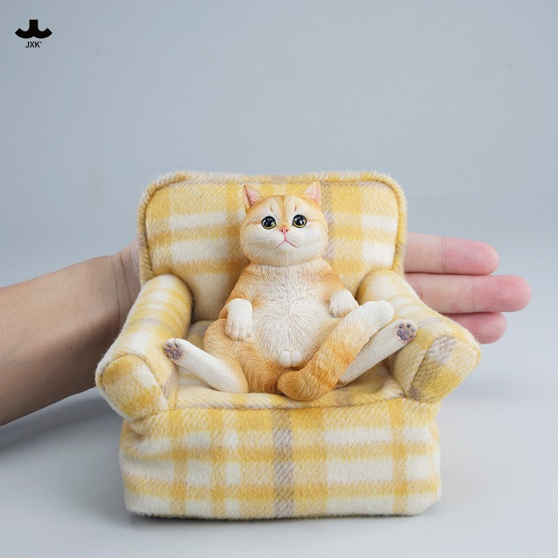 JXK350 ソファでくつろぐ猫 樹脂・布製フィギュア（全3種）