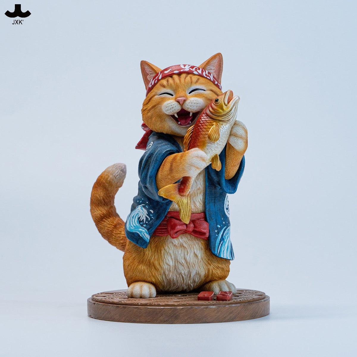 JXK368 鯛を抱えた猫ボス 樹脂フィギュア（台座付き・全2種） 商品画像
